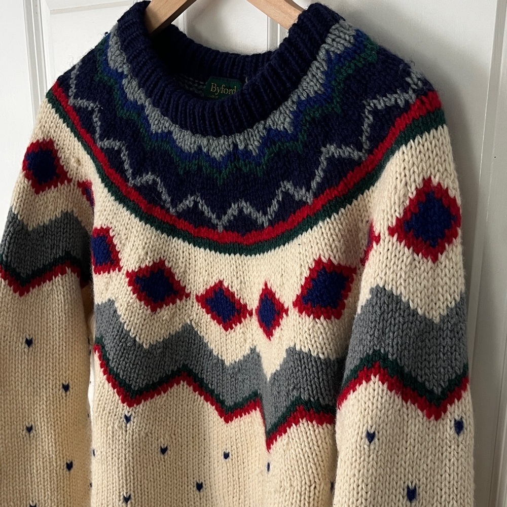 Vintage fair isle hand knit wool Crewneck Sweater Sz Large, cream, blue,red - Picture 2 of 12